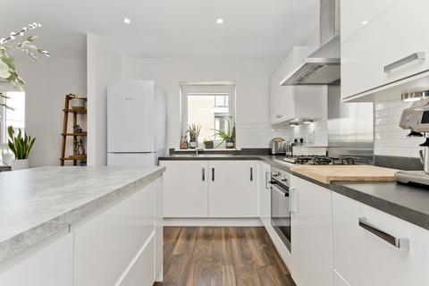 Flat 19, 6 Arneil Drive, Edinburgh, EH5 2GR