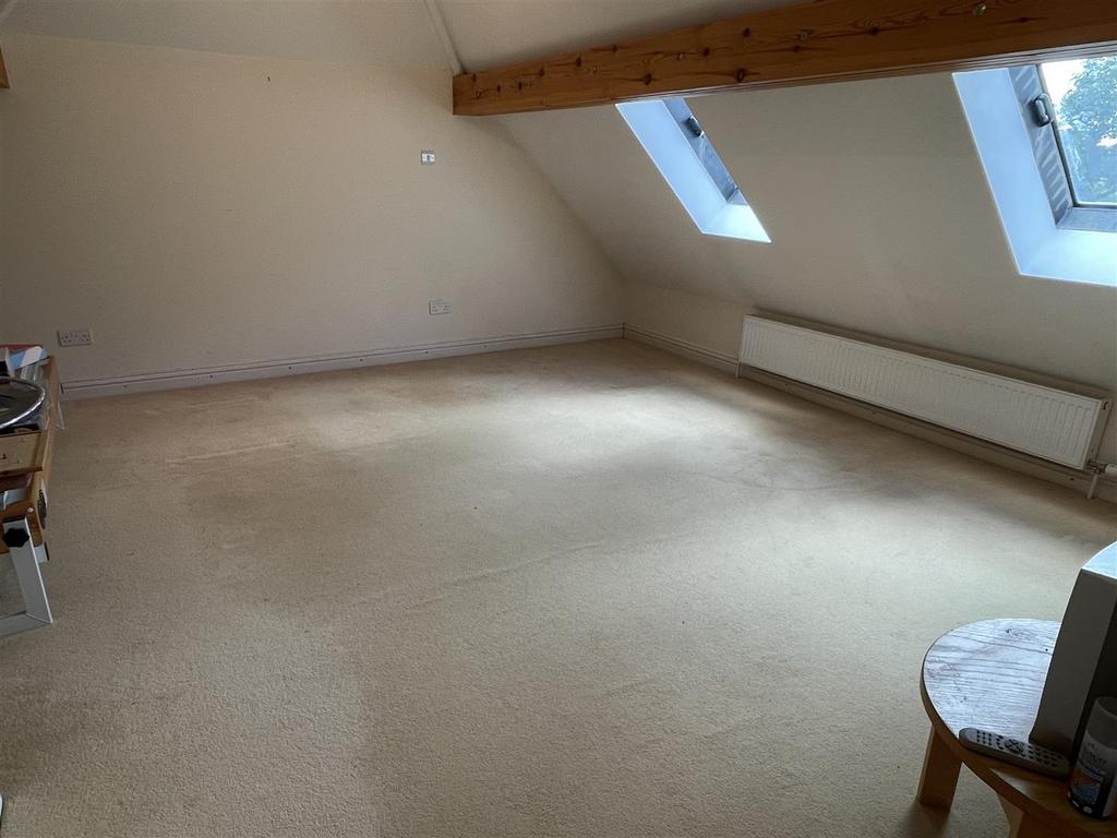 Bedroom 5.JPG