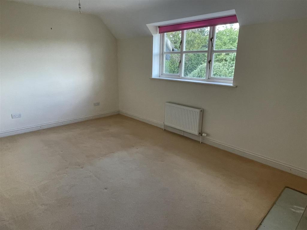 Bedroom 2.JPG