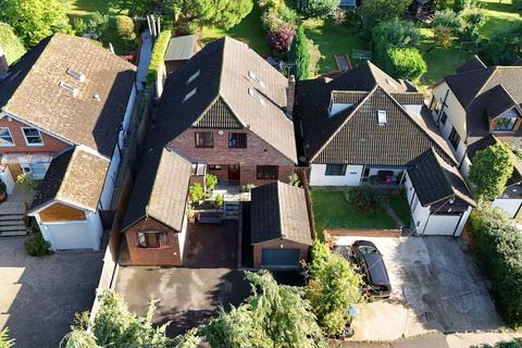 5 bedroom chalet for sale, Fagnall Lane, Winchmore Hill, Amersham