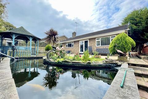 2 bedroom detached bungalow for sale, Brooks Close, Newhaven