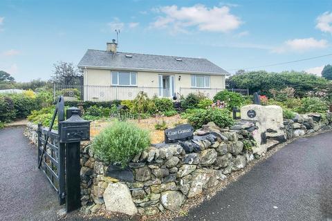 3 bedroom detached bungalow for sale, Cae Garw, Llanfair