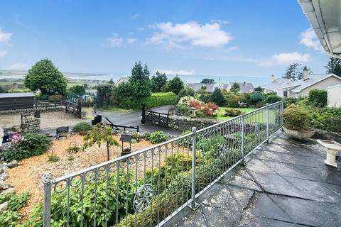 undefined, Cae Garw, Llanfair