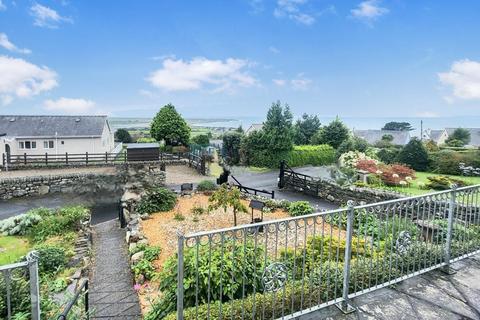 undefined, Cae Garw, Llanfair