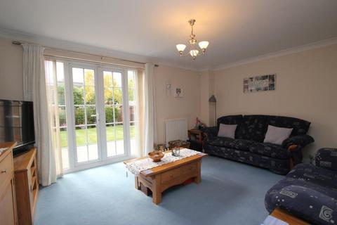 4 bedroom link detached house for sale, Wensum Way, Ely CB6