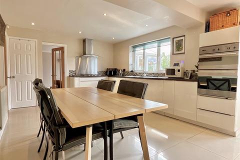 5 Brookhus Farm Road, Sutton Coldfield, B76 1QP