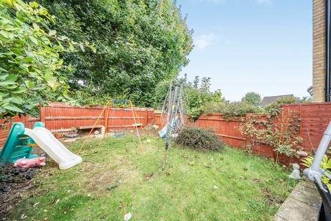 34 Heather Close, Carterton, OX18 1TH