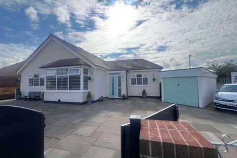 4 bedroom bungalow for sale, Clifton Avenue, Marton FY4