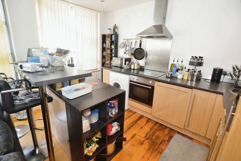 2 bedroom flat for sale, Lake House, Castlefield, Manchester, M15