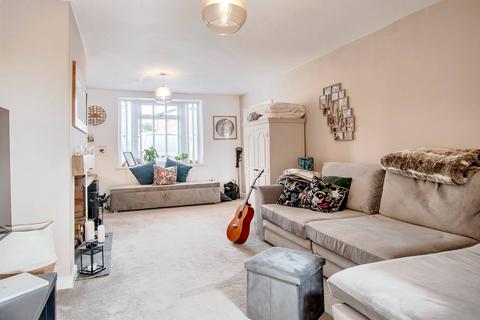 10 Broadgate Crescent, Horsforth, Leeds, LS18 4HG