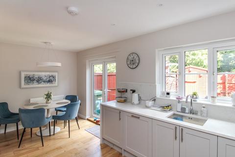 35 Stoneleigh Road, Bromley, BR1 2FU