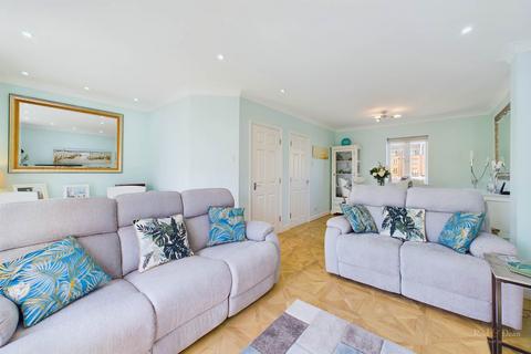 4 bedroom townhouse for sale, The Piazza, Sovereign Harbour