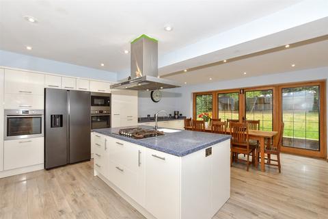 6 bedroom detached house for sale, Parkland Close, Chigwell, Essex