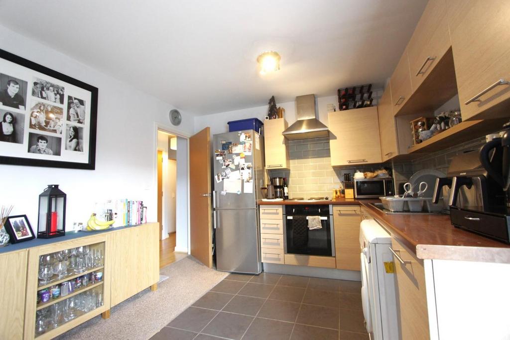 3. Kitchen diner.JPG