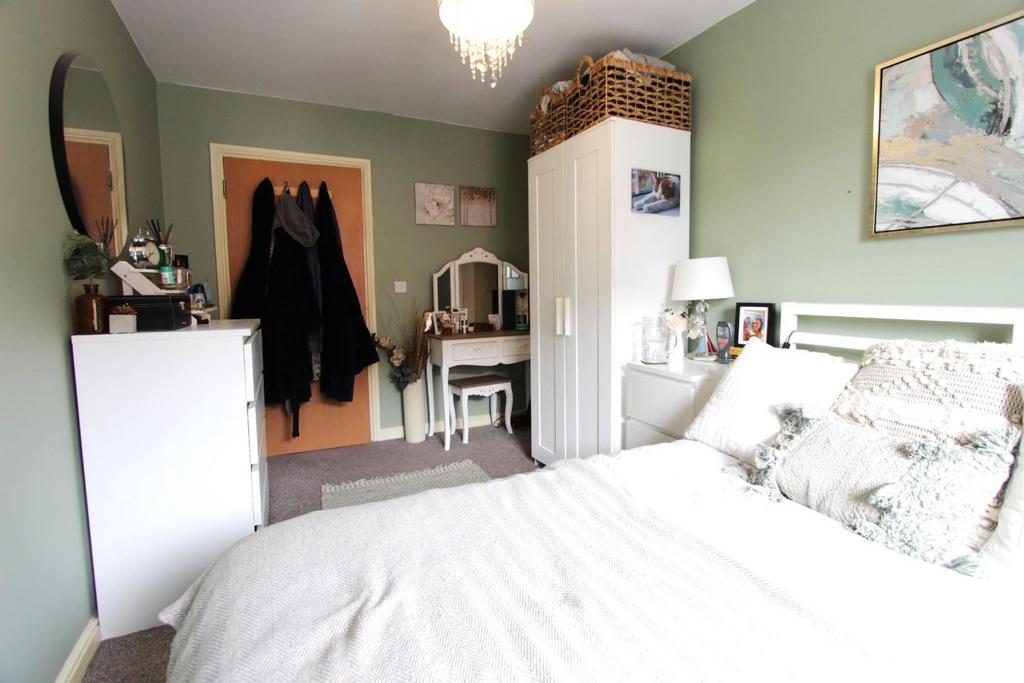 6. Bedroom 1 .JPG