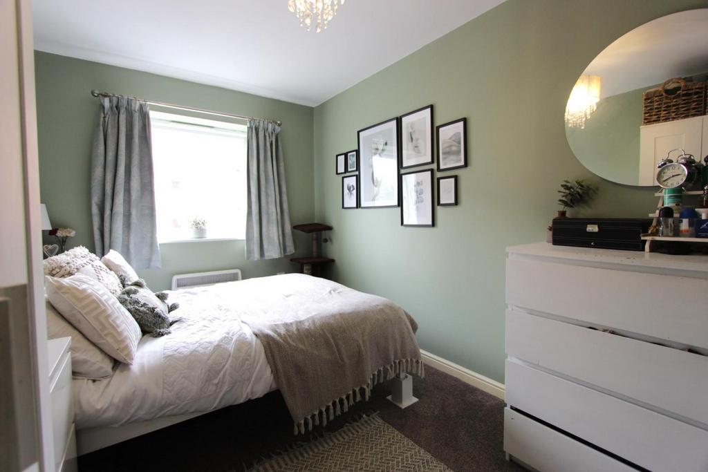 6. bedroom1 (1).JPG