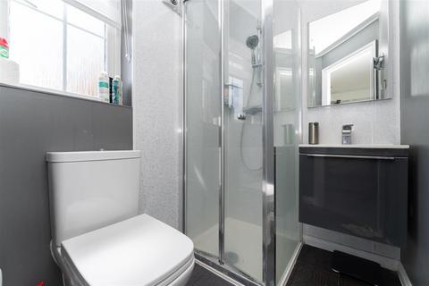 96 Blunden Drive, Slough, SL3 8WQ