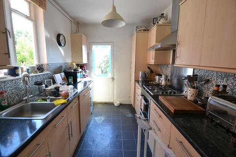 2 bedroom terraced house to rent, Belmont Road, Maidenhead, SL6