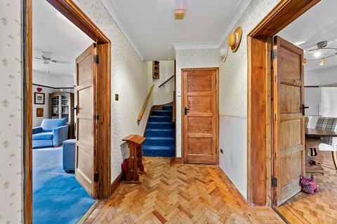 38 New Road, Richmond, TW10 7HY
