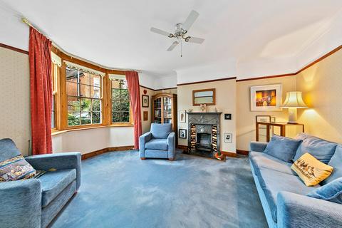 38 New Road, Richmond, TW10 7HY