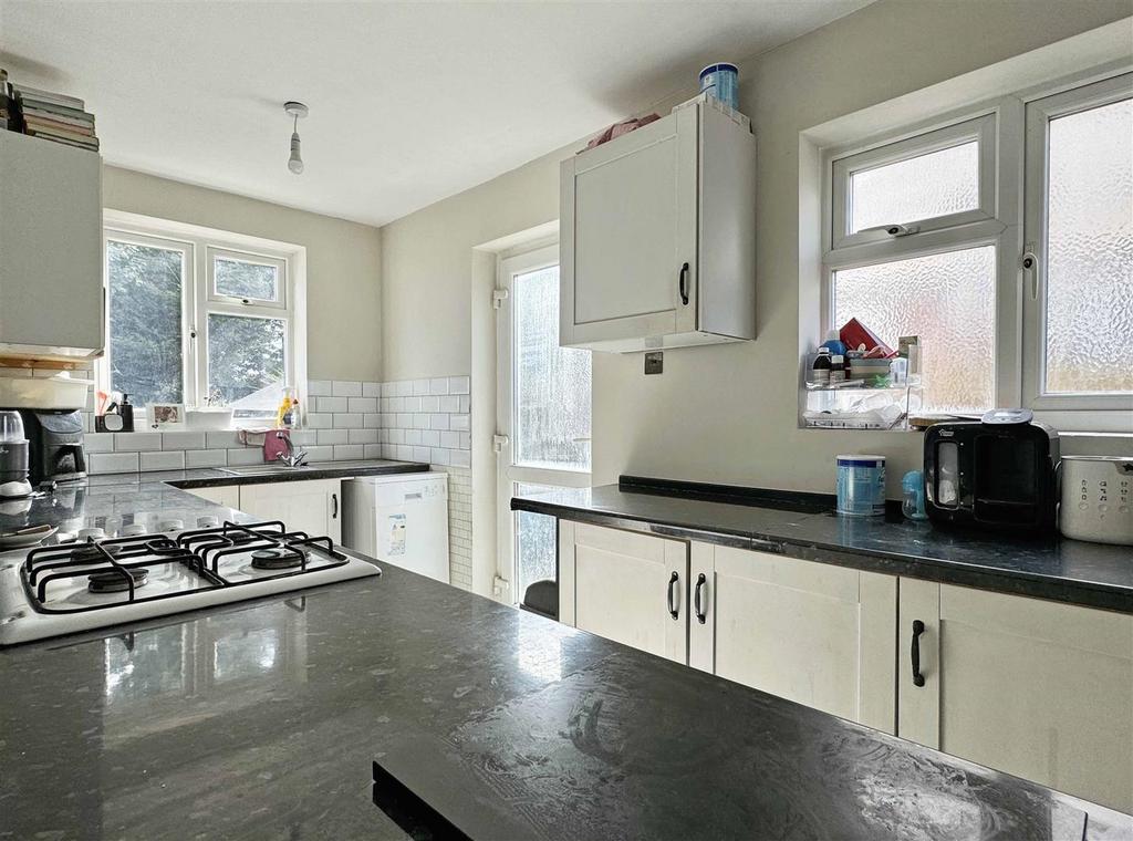 Kitchen d.jpg
