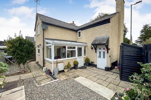 3 bedroom end of terrace house for sale, Station Road, Whittington