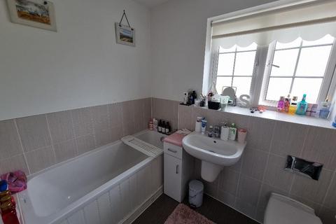 3 bedroom semi-detached house to rent, Marsh Gardens, Minehead TA24