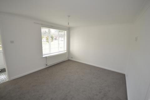 3 bedroom terraced house to rent, Samber Close, Lymington, Hampshire, SO41