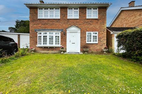 3 bedroom detached house for sale, Shenfield Place, Brentwood