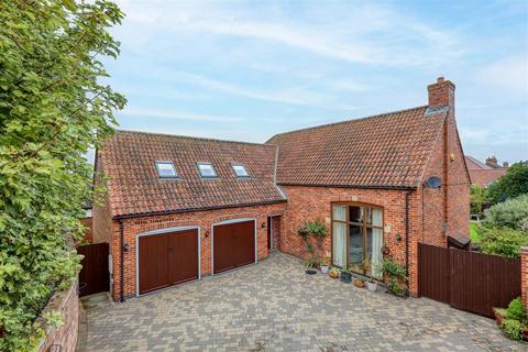 4 bedroom barn conversion for sale, High Street, Waltham On The Wolds