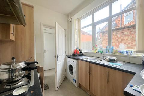 3 bedroom semi-detached house for sale, Aylestone Road, Leicester LE2