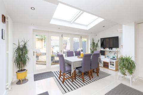 28 Bright Meadow, Halfway, Sheffield, S20 4SY