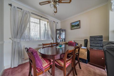 165 Days Lane, Sidcup, DA15 8JT