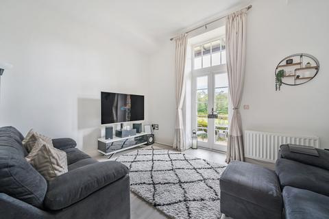 2 bedroom flat for sale, Glanville Way, Epsom KT19