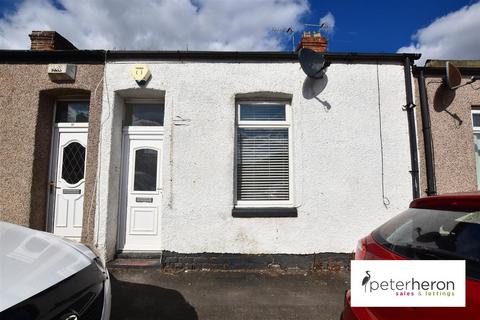 2 bedroom end of terrace house to rent, Grosvenor Street, Southwick, Sunderland