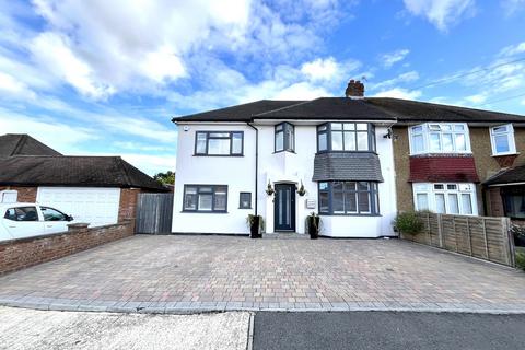9 Moorfield Road, Chessington, KT9 1AU