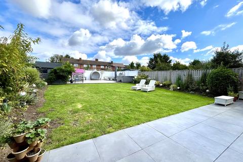 9 Moorfield Road, Chessington, KT9 1AU