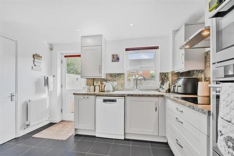 64 Hunters Row, Boroughbridge, York, YO51 9PE