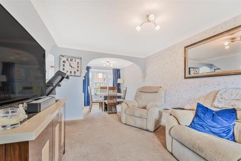 64 Hunters Row, Boroughbridge, York, YO51 9PE