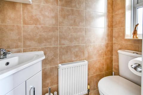 64 Hunters Row, Boroughbridge, York, YO51 9PE