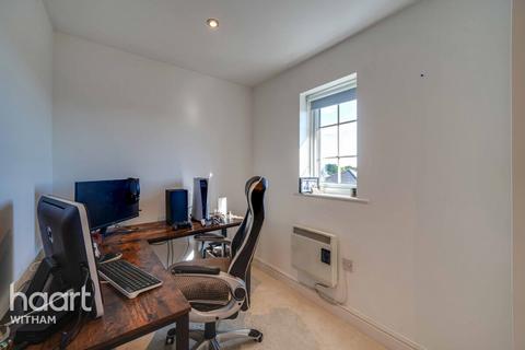 21 Bantock Way, Witham, CM8 1BG