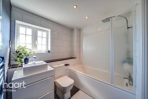 21 Bantock Way, Witham, CM8 1BG