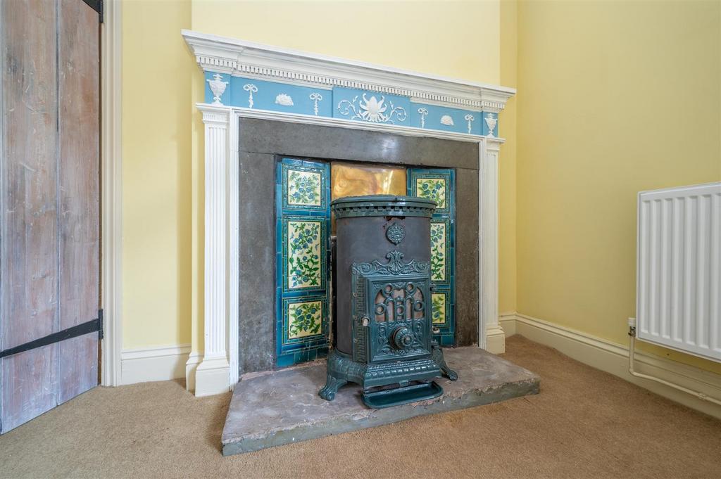 Fireplace (Bedroom or Family Room)