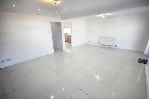 4 bedroom end of terrace house for sale, Valley Road, Uxbridge, UB10