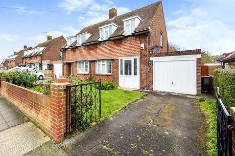 3 bedroom semi-detached house to rent, Old Manor Way, Portsmouth PO6