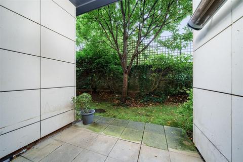 1 bedroom apartment for sale, Chartfield Avenue, London