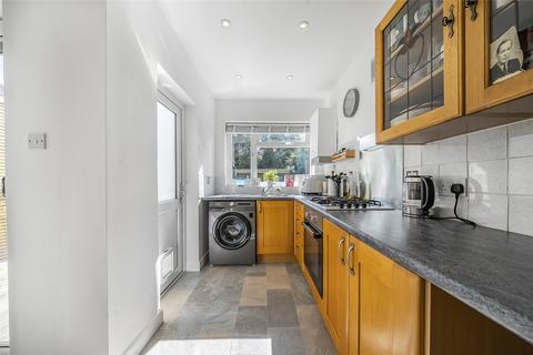 38 Caverleigh Way, Worcester Park, KT4 8DG