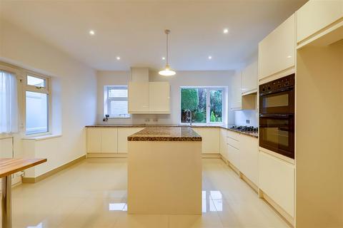 4 bedroom detached house for sale, Trent Road, Worthing BN12