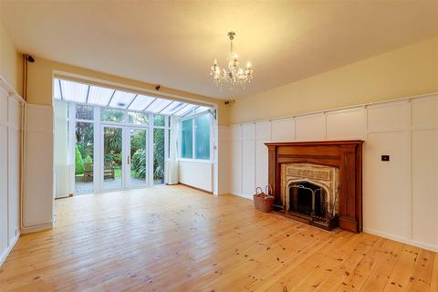 4 bedroom detached house for sale, Trent Road, Worthing BN12