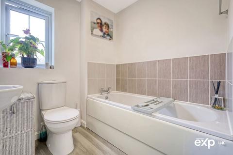 121 Broadhurst Place, Basildon, SS14 2FA
